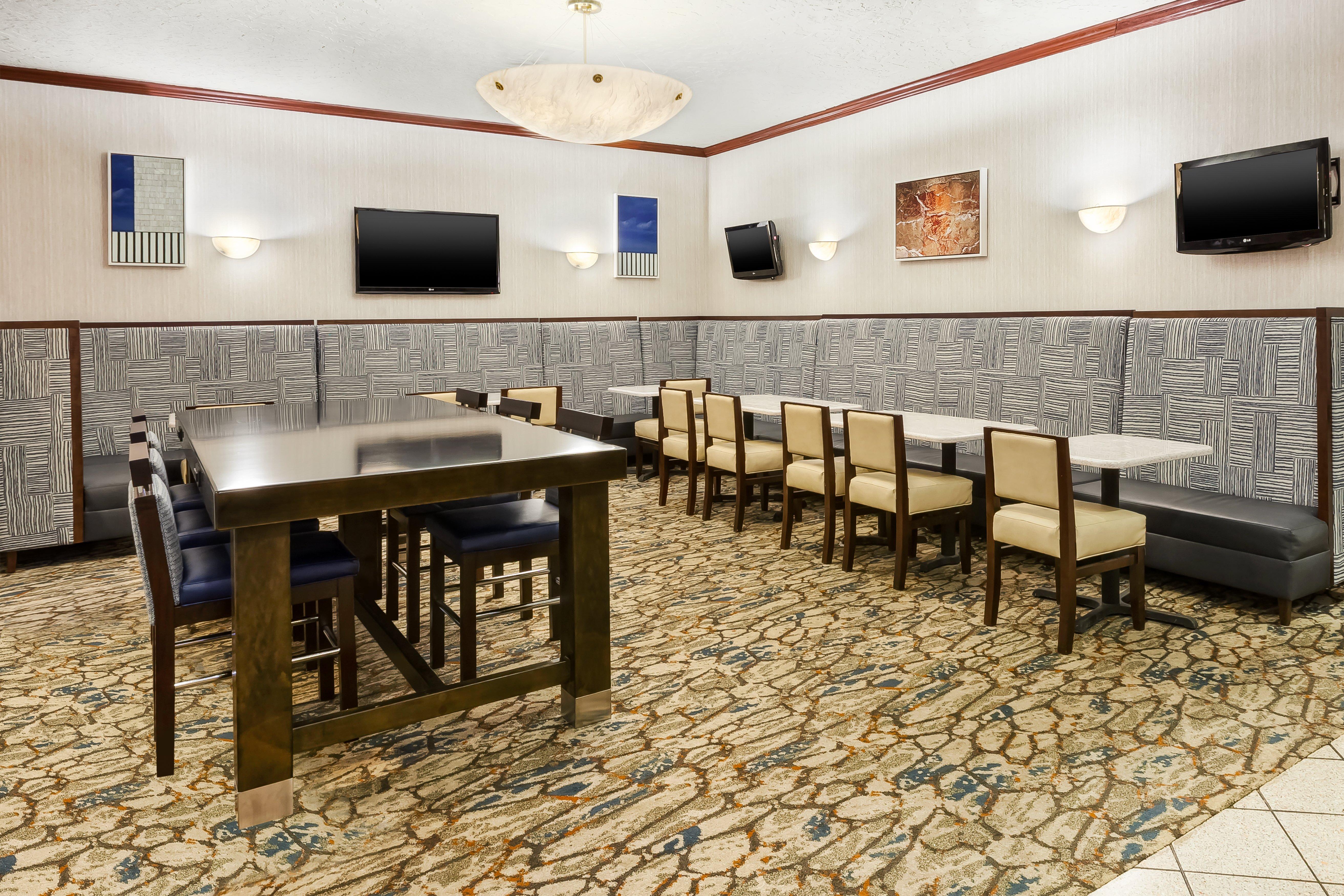 Crowne Plaza Columbus North - Worthington By Ihg Hotel Exterior photo